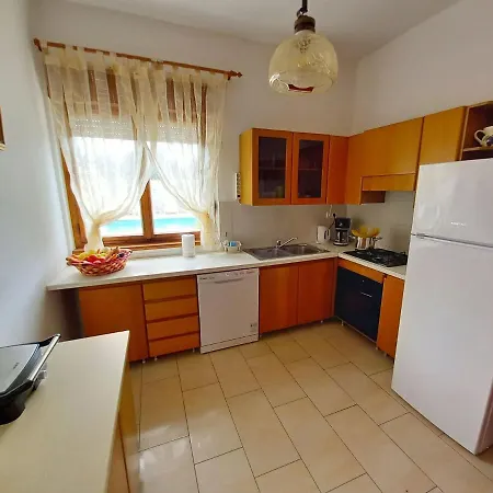 Detached House At Country Side Fenced Holiday home *